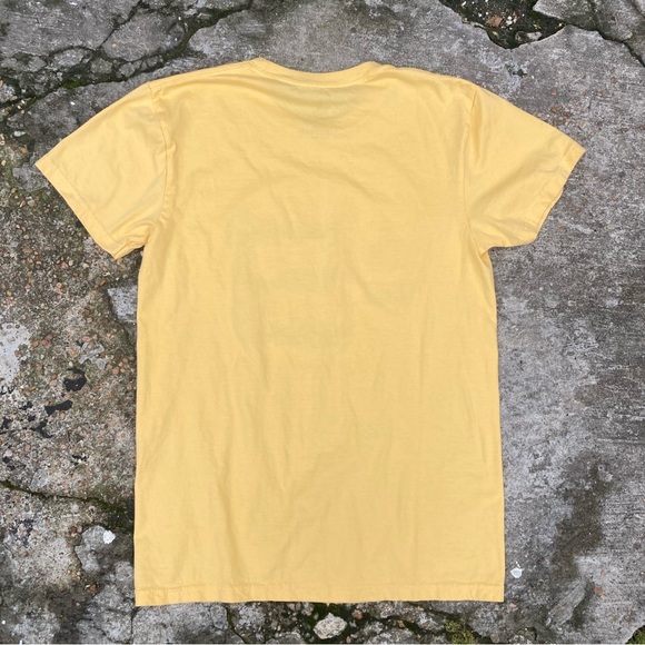 Walt Disney world yellow cream t shirt. - Picture 2 of 3